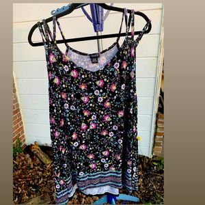 Torrid Size 4 Floral Strappy Tank